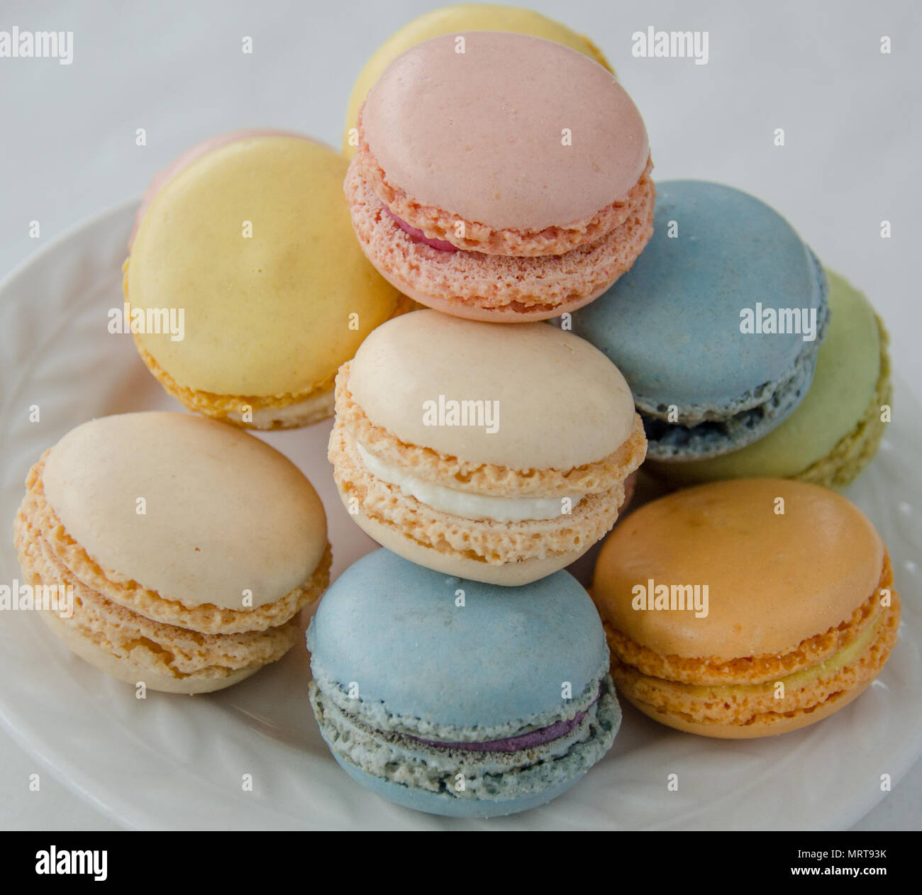 Köstliche französische Macarons von Pastellfarben Stockfoto