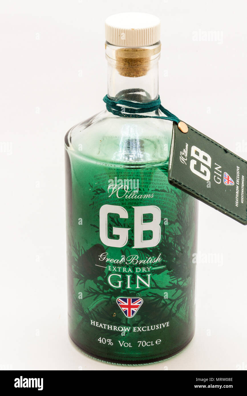 Phuket, Thailand - 20. Mai 2018: Eine Flasche Williams Extra Dry große britische Gin. Es ist ausschliesslich für den Verkauf am Flughafen Heathrow produziert. Stockfoto