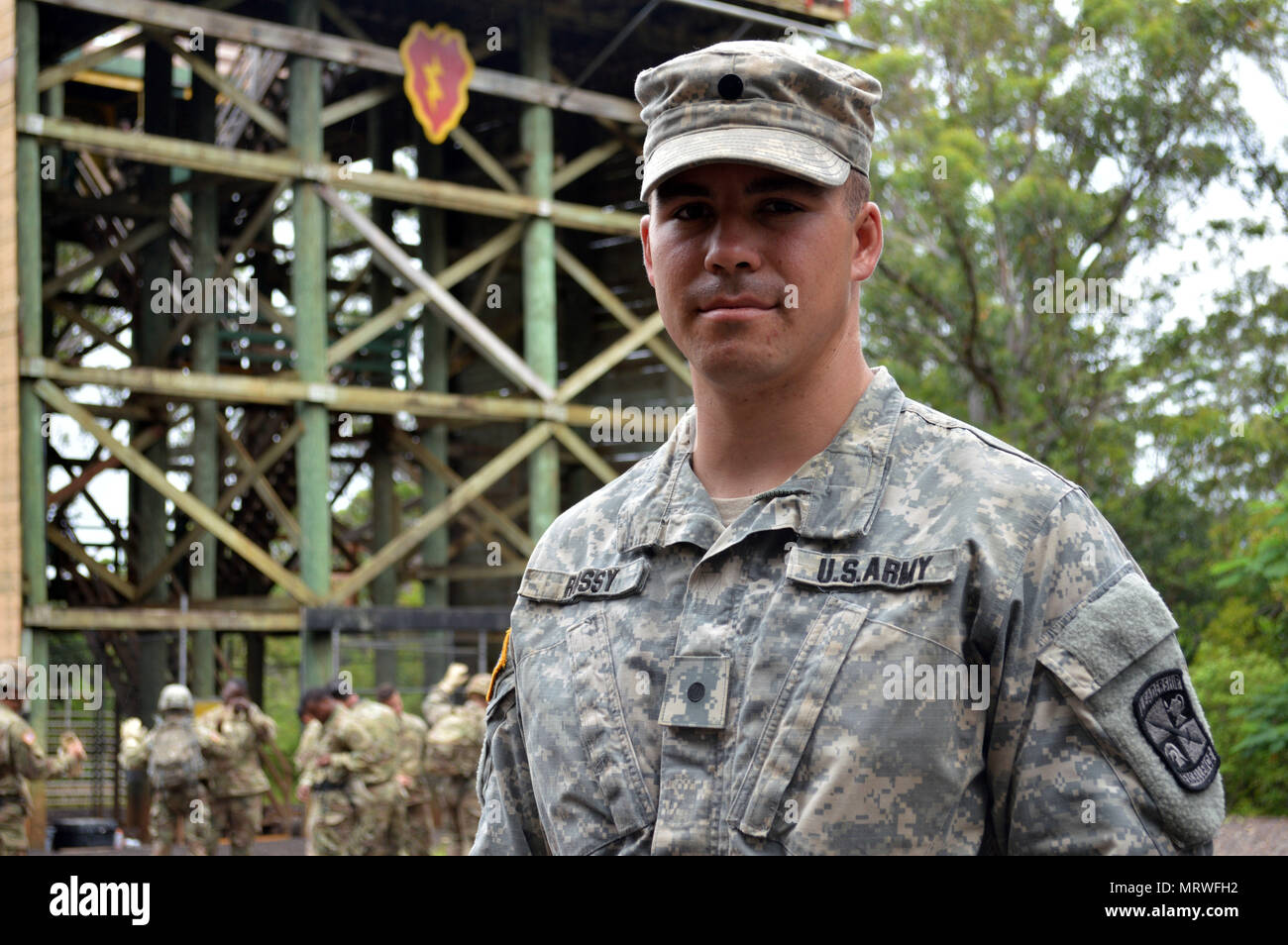Cadet Jean-Philippe Rossy, eine Reserve Officer Training Corps (ROTC) Cadet von der Universität von North Georgia, ist Teil des diesjährigen 25 Infanterie Division Cadet Truppe Leadership Training (CTLT) Schofield Kasernen, Hawaii, am 6. Juli 2017. Rossy ist derzeit während der Dauer seines Aufenthalts in Hawaii zu den 3 Squadron, 4th Cavalry Regiment, 3. Brigade Combat Team, 25-ID, zugeordnet. (U.S. Armee Foto: Staff Sgt. Armando R. Limon, 3. Brigade Combat Team, 25., Infanterie Division). Stockfoto