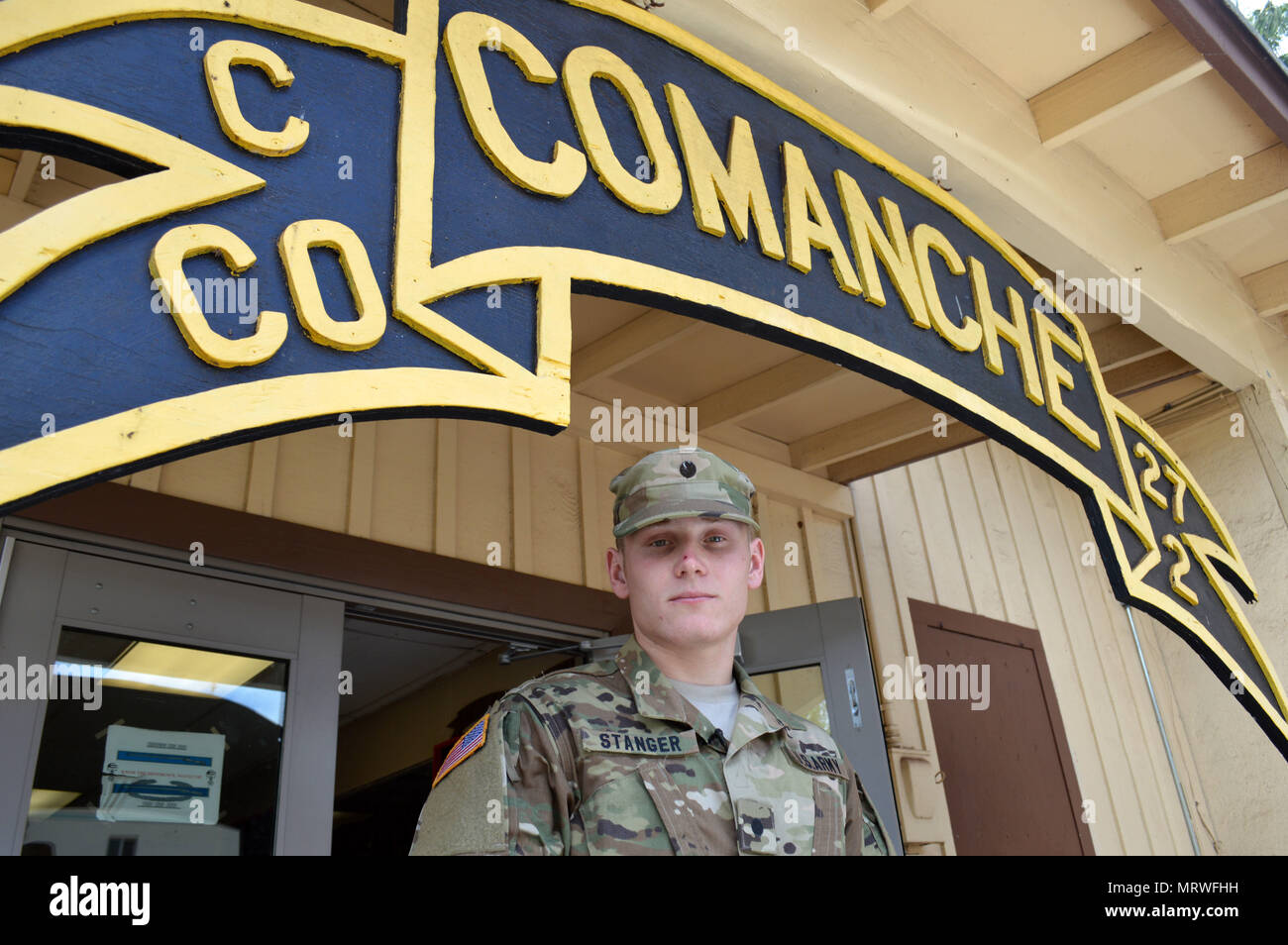 Cadet Benjamin Stanger, eine Reserve Officer Training Corps (ROTC) Cadet aus Jacksonville State University, Alabama, ist Teil des diesjährigen 25 Infanterie Division Cadet Truppe Leadership Training (CTLT) Schofield Kasernen, Hawaii, am 6. Juli 2017. Fremde ist derzeit für das zweite Bataillon zugeordnet, 27 Infanterie Regiment, 3. Brigade Combat Team, 25-ID, die während der Dauer seines Aufenthalts in Hawaii. (U.S. Armee Foto: Staff Sgt. Armando R. Limon, 3. Brigade Combat Team, 25., Infanterie Division). Stockfoto