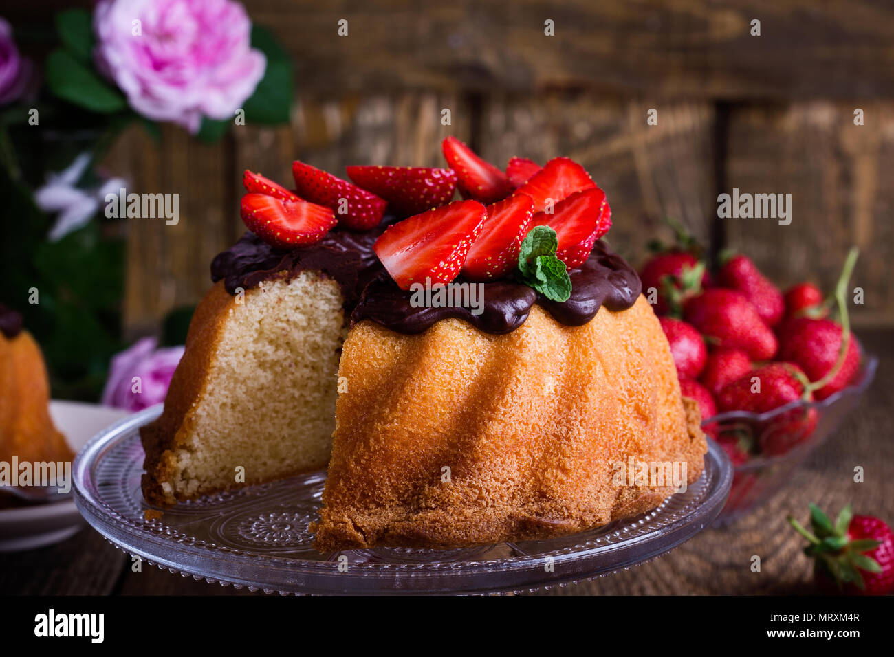 Ganache glasur -Fotos und -Bildmaterial in hoher Auflösung – Alamy