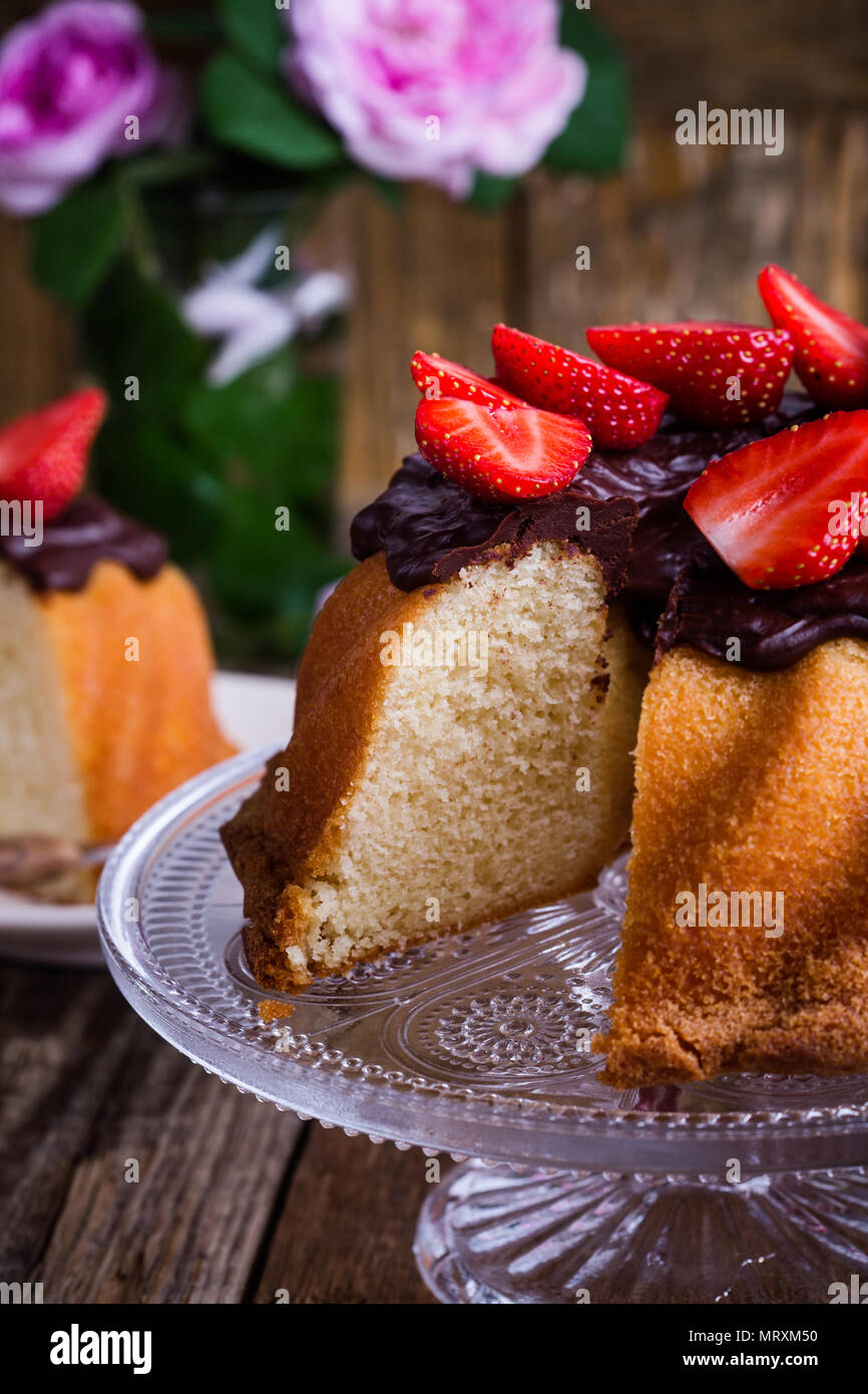 Ganache glasur -Fotos und -Bildmaterial in hoher Auflösung – Alamy
