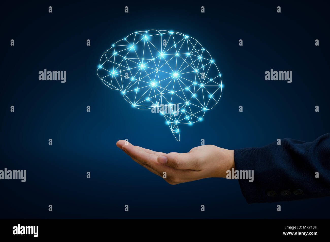 AI Hand Geschäftsleute drücken Sie die Taste Telefon. Gehirn Grafik Binär Blue Technologie Stockfoto