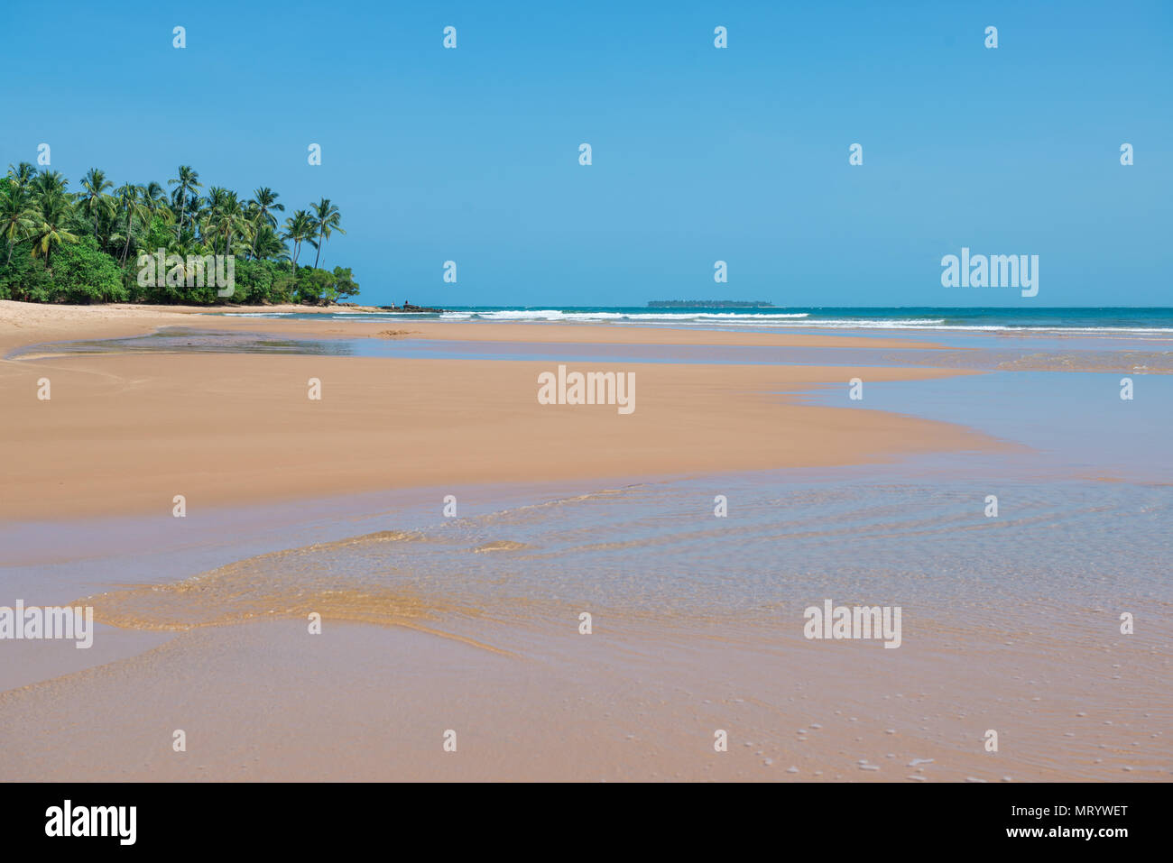 Die isolierte Paradise Beach an einem schönen sonnigen Tag als Hintergrund Stockfoto