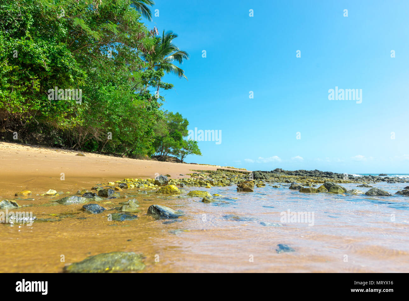 Isolierte Paradise Beach an einem schönen sonnigen Tag als Hintergrund Stockfoto