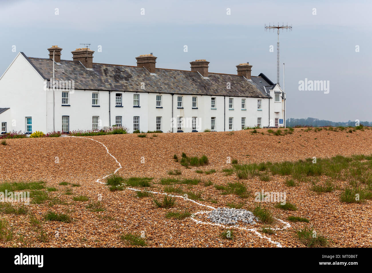 Blick auf Kies Straße auf der Küste von Suffolk UK Stockfoto