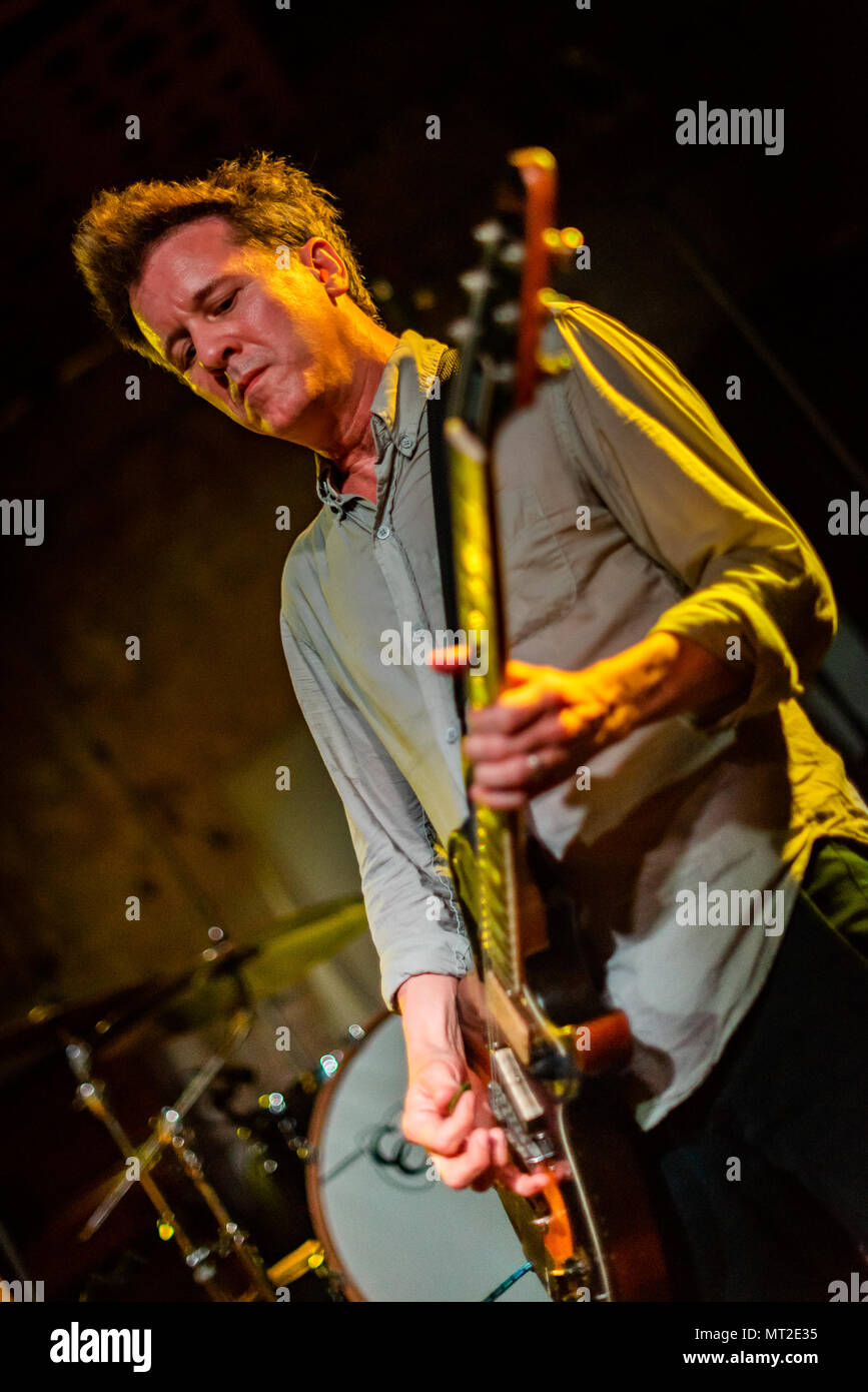 Glasgow, UK. 27. Mai, 2018. Amerikanische indie rock Pioniere Superchunk spielen in Stereo in Glasgow. Dies ist Ihr erster Besuch in Glasgow in 17 Jahren und ist der erste britische Datum auf der europäischen Tour Unterstützung der Veröffentlichung ihres letzten Albums "Was für eine Zeit lebendig werden". Stockfoto