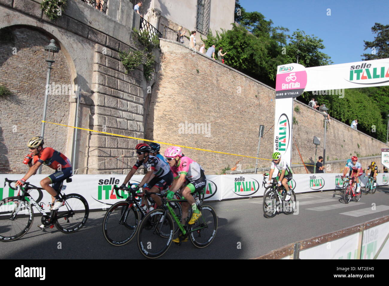 Giro d'Italia 2018: Szenen aus dem letzten Kreis der Bühne im Herzen der Hauptstadt. Stockfoto