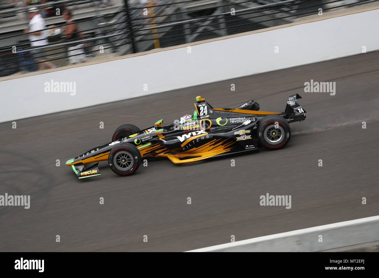 Indianapolis, Indiana, USA. 27. Mai, 2018. Salbei KARAM (24) der Vereinigten Staaten macht schweren Kontakt mit der Wand in den letzten Runden der Indianapolis 500 auf dem Indianapolis Motor Speedway in Indianapolis, Indiana. Credit: Justin R. Noe Asp Inc/ASP/ZUMA Draht/Alamy leben Nachrichten Stockfoto