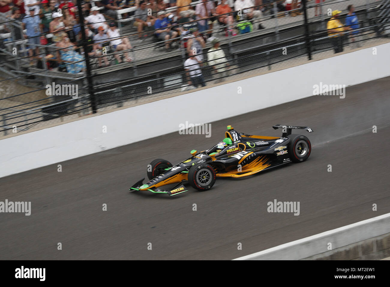 Indianapolis, Indiana, USA. 27. Mai, 2018. Salbei KARAM (24) der Vereinigten Staaten macht schweren Kontakt mit der Wand in den letzten Runden der Indianapolis 500 auf dem Indianapolis Motor Speedway in Indianapolis, Indiana. Credit: Justin R. Noe Asp Inc/ASP/ZUMA Draht/Alamy leben Nachrichten Stockfoto