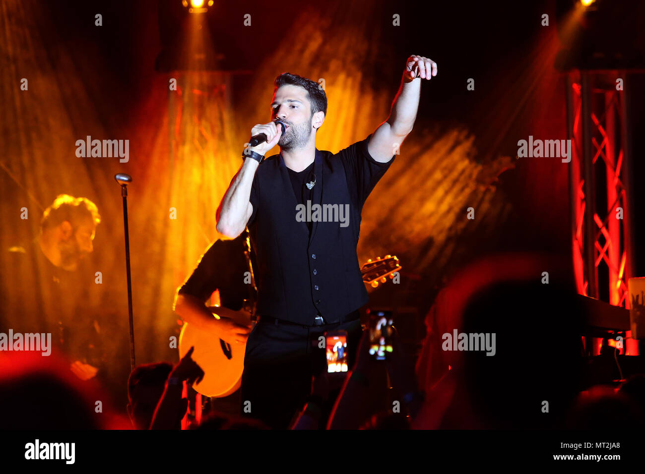 Konstantinos Argiros führt an der London zypriotischen Wein Festival 2018 live Stockfoto