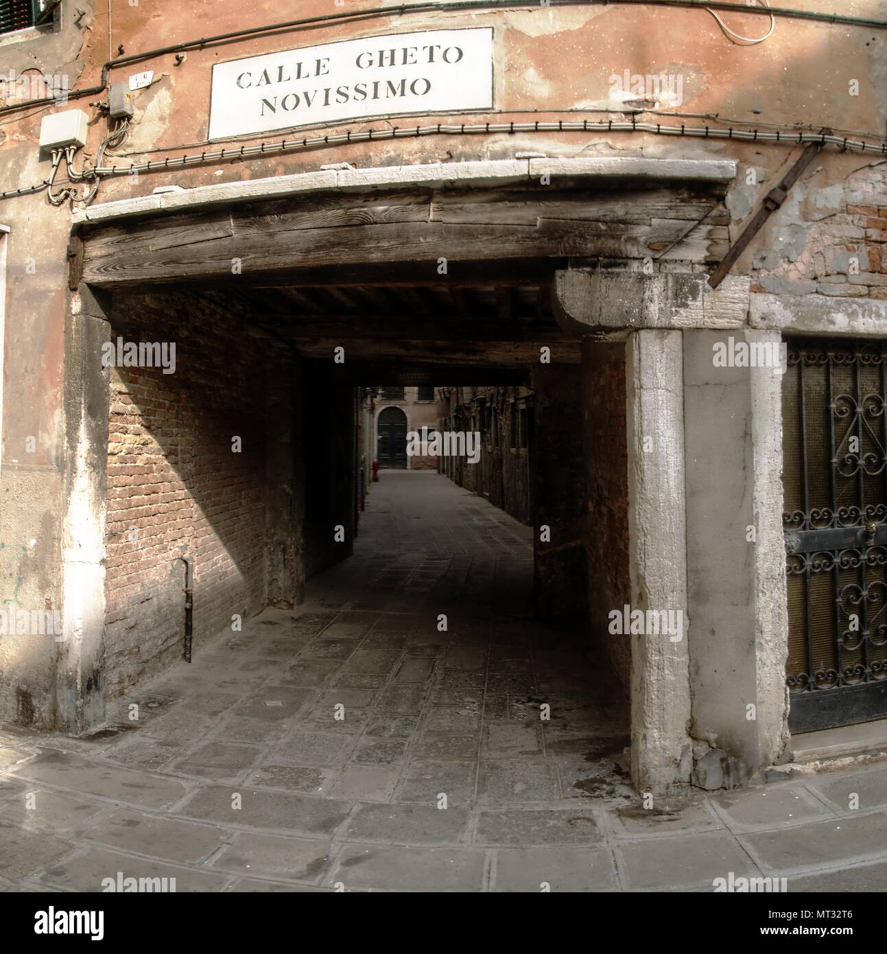 Durchgang in der Nähe der historischen Ghetto in Venedig Stockfoto