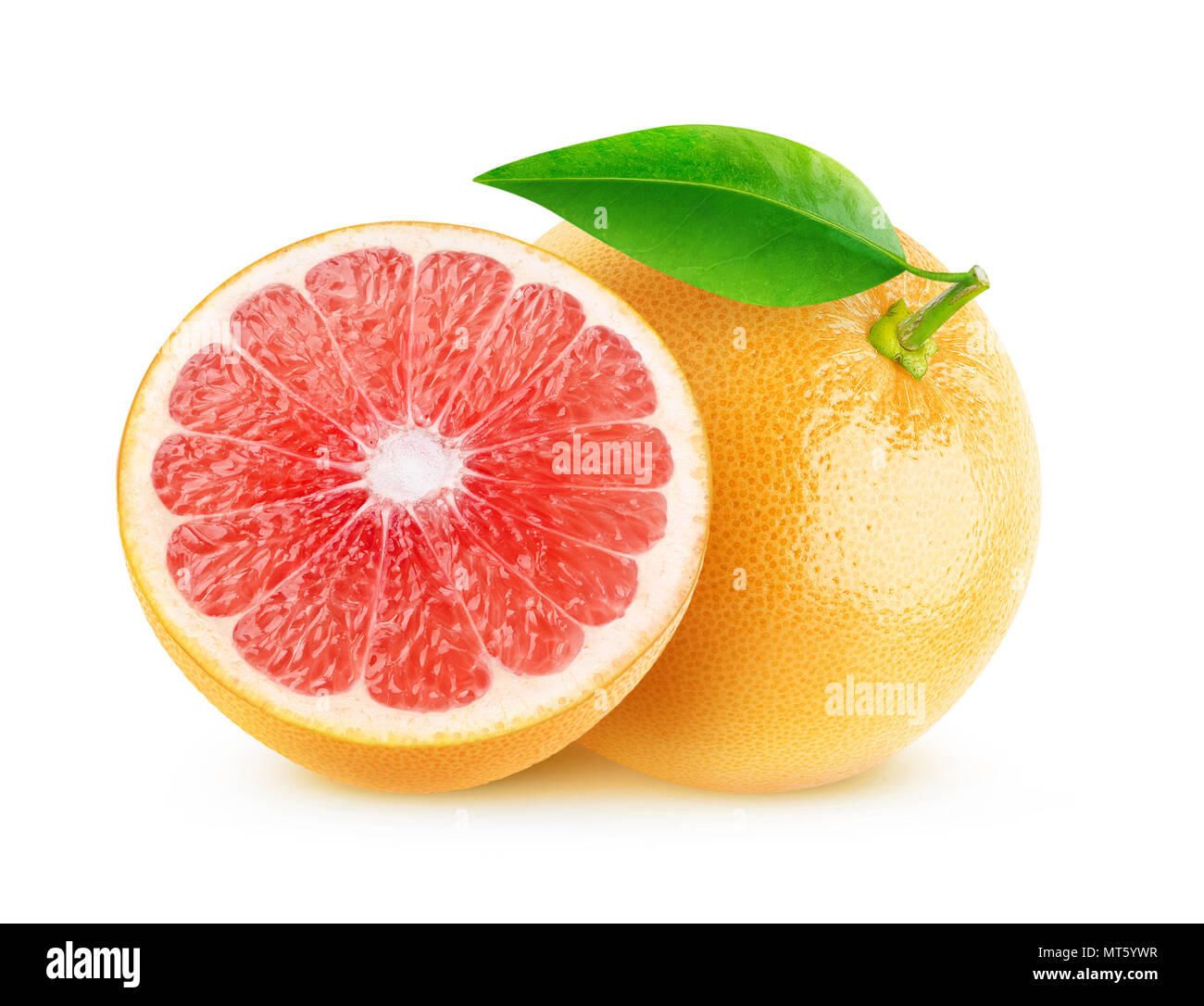 Isolierte grapefruits. Schneiden rosa Grapefruits auf weißem Hintergrund mit Freistellungspfad isoliert Stockfoto