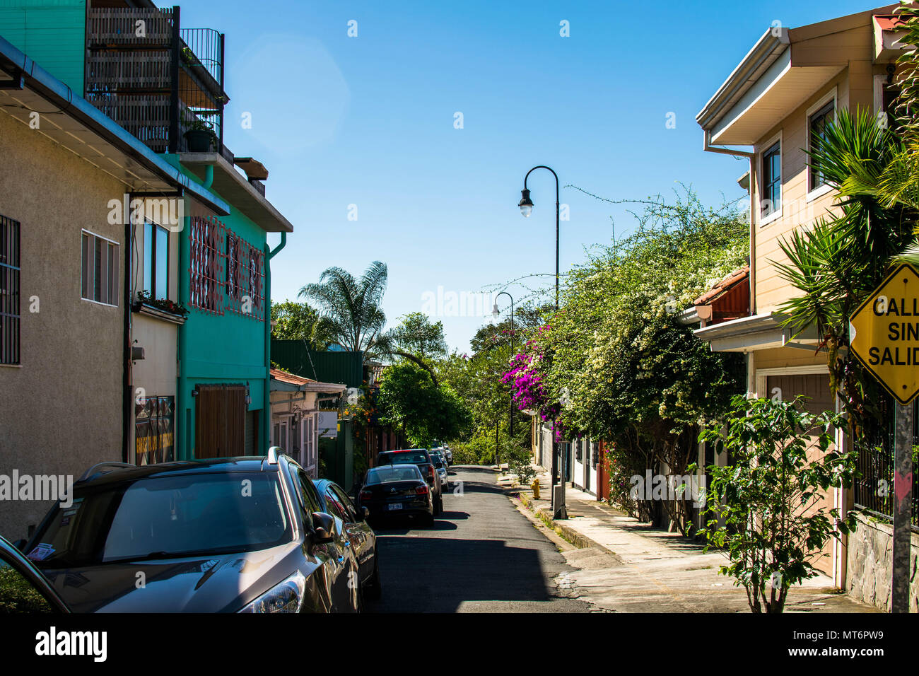 San Jose, Costa Rica. Februar 2, 2018. Eine lokale Nachbarschaft in San Jose, Costa Rica, nördlich von der Innenstadt entfernt Stockfoto