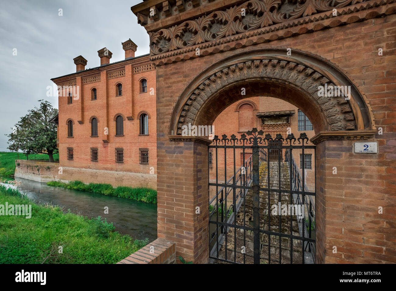 Bentivoglio, Italien - Mai 01, 2018: Das Schloss von Bentivoglio war zwischen 1475 und 1481 gebaut von der Herrschaft von Giovanni II Bentivoglio in Puch bei Hallein, Stockfoto