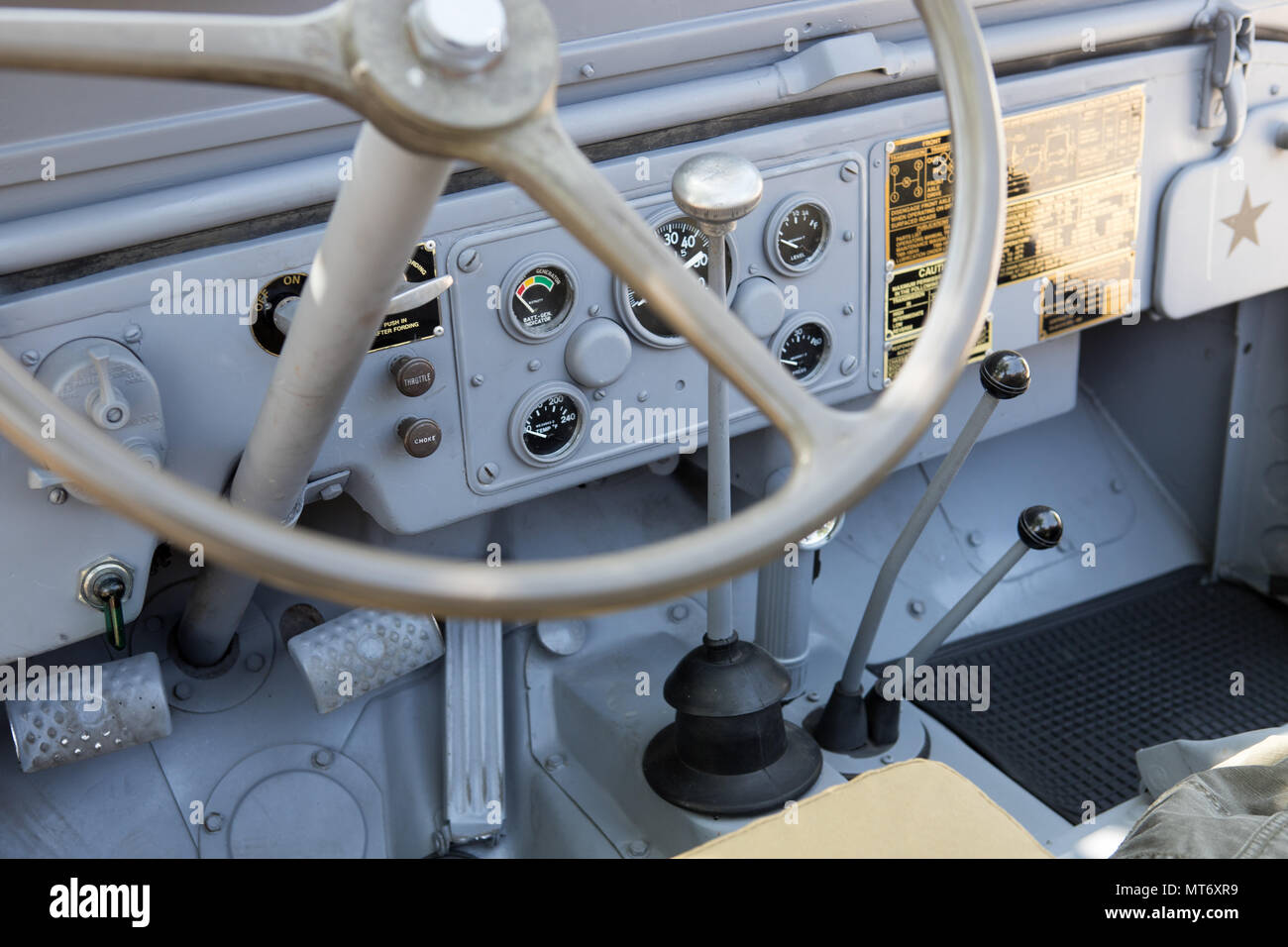 Classic Car Oldtimer Innenraum, USA Militär Jeep, Detail schließen Lenkrad, 50er Jahre 60er Jahre 70er Jahre, Stockfoto