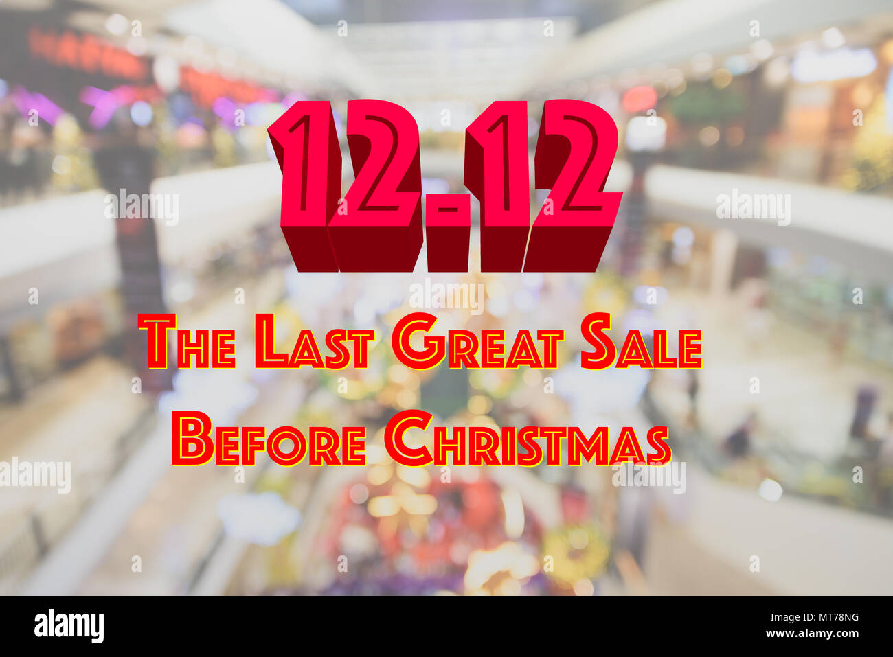 Blur Hintergrund in der Shopping Mall mit 12.12 das letzte große Verkauf vor Weihnachten text Konzept. Stockfoto