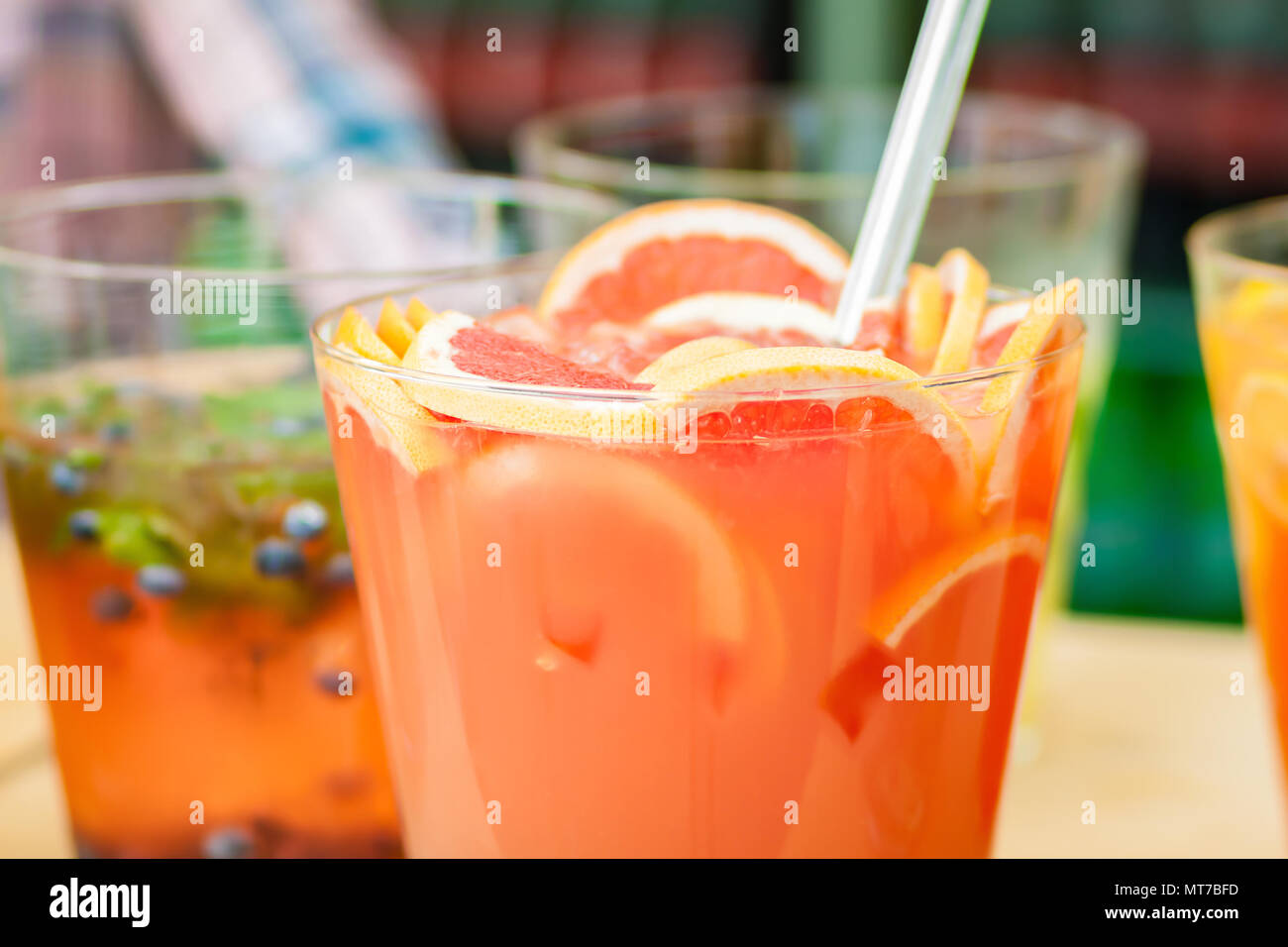 Erfrischende Grapefruit punch Close-up. Leckeres kaltes Getränk. Stockfoto