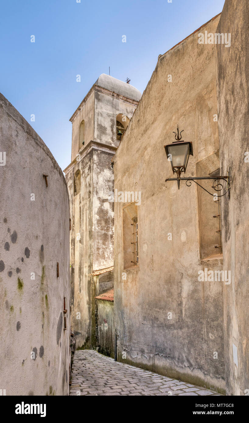 Chiesa di Santa Maria della Visitazione, mittelalterliche Kirche in Aieta, Alto Tirreno Cosentino, Nationalpark Pollino, südlichen Apenninen, Kalabrien, Italien Stockfoto