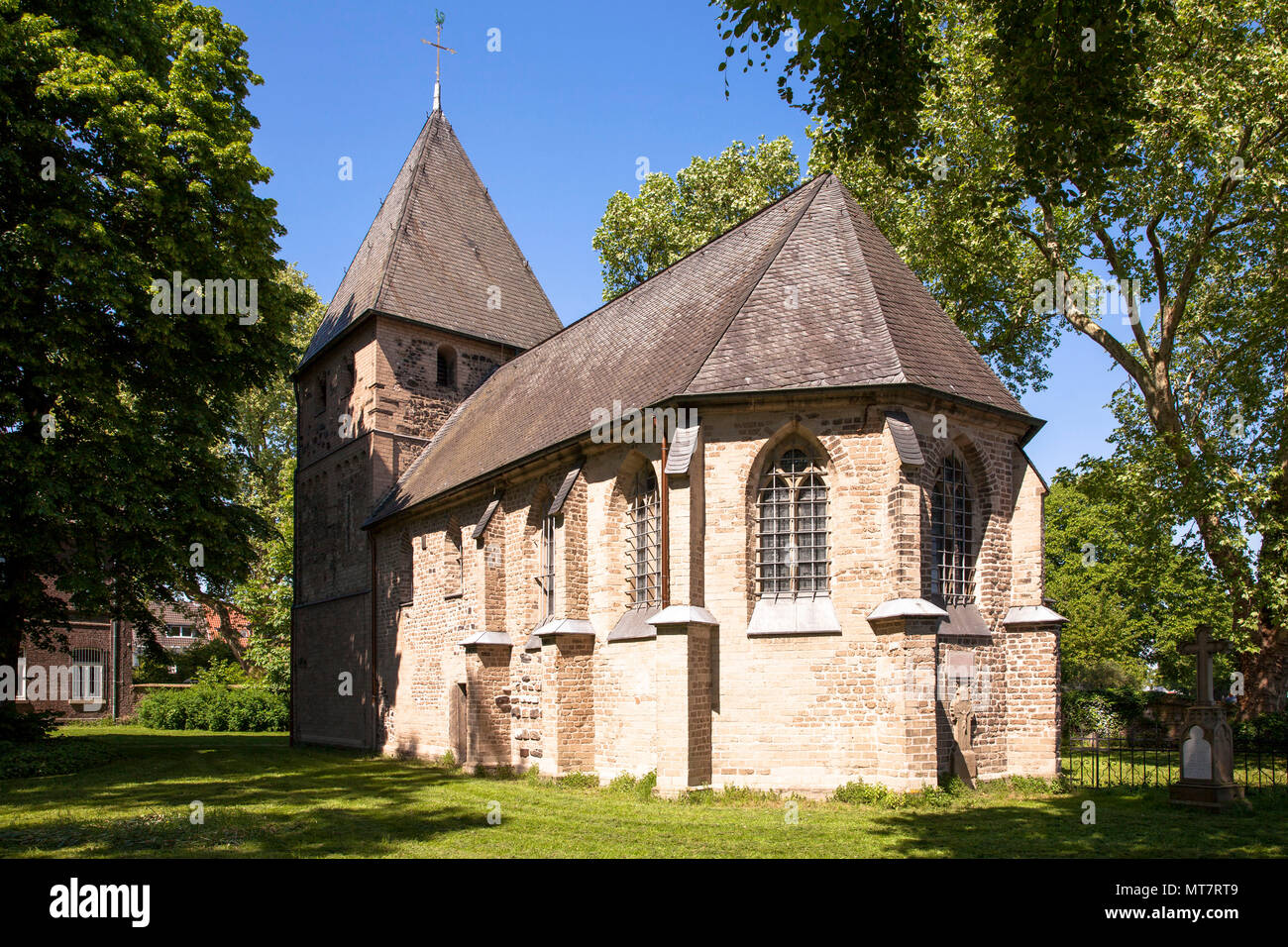 Deutschland, Köln, Kirche Alt Sankt Katharina im Stadtteil Niehl. Deutschland, Koeln, Kirche Alt Sankt Katharina im Stadtteil Niehl. Stockfoto