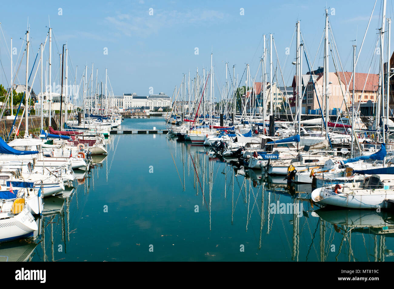 Hafen und Casino in Deauville, Calvados, Normandie, Frankreich Stockfoto