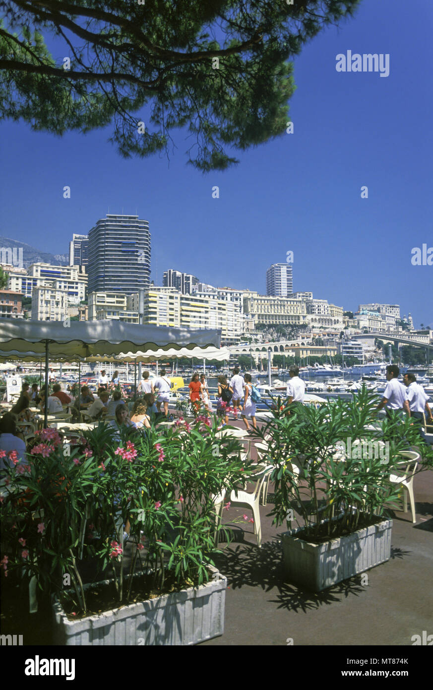 1988 historische OUTDOOR CAFES QUAI ALBERT HAFEN MONTE CARLO FÜRSTENTUM MONACO Stockfoto