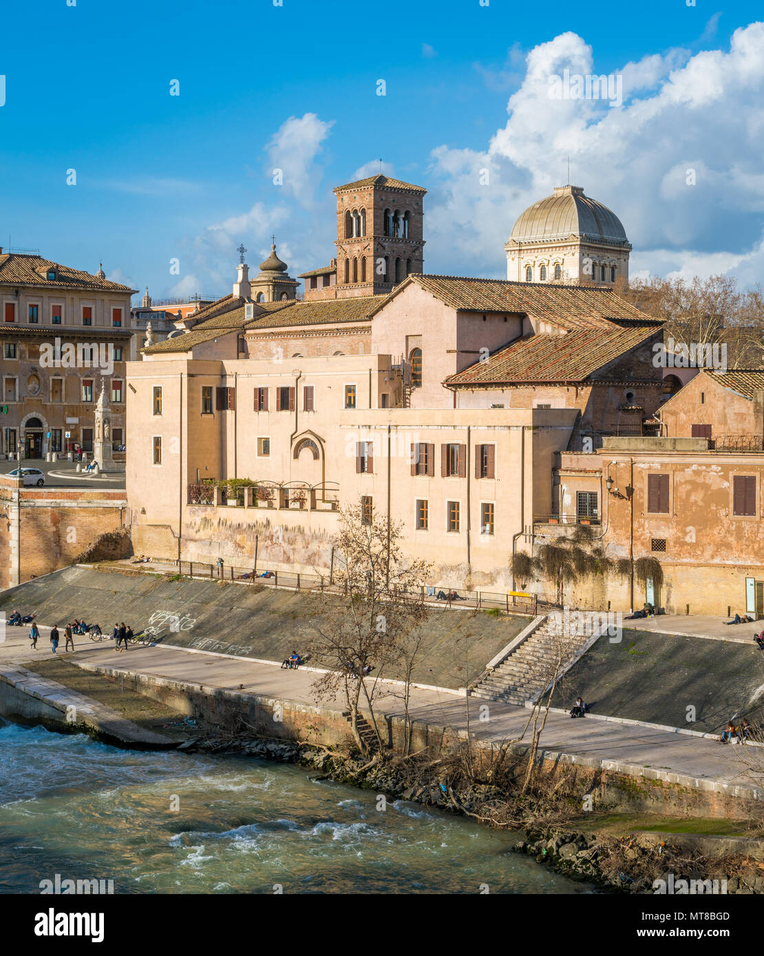 Einen sonnigen Nachmittag auf der Tiberinsel in Rom, Italien. Stockfoto
