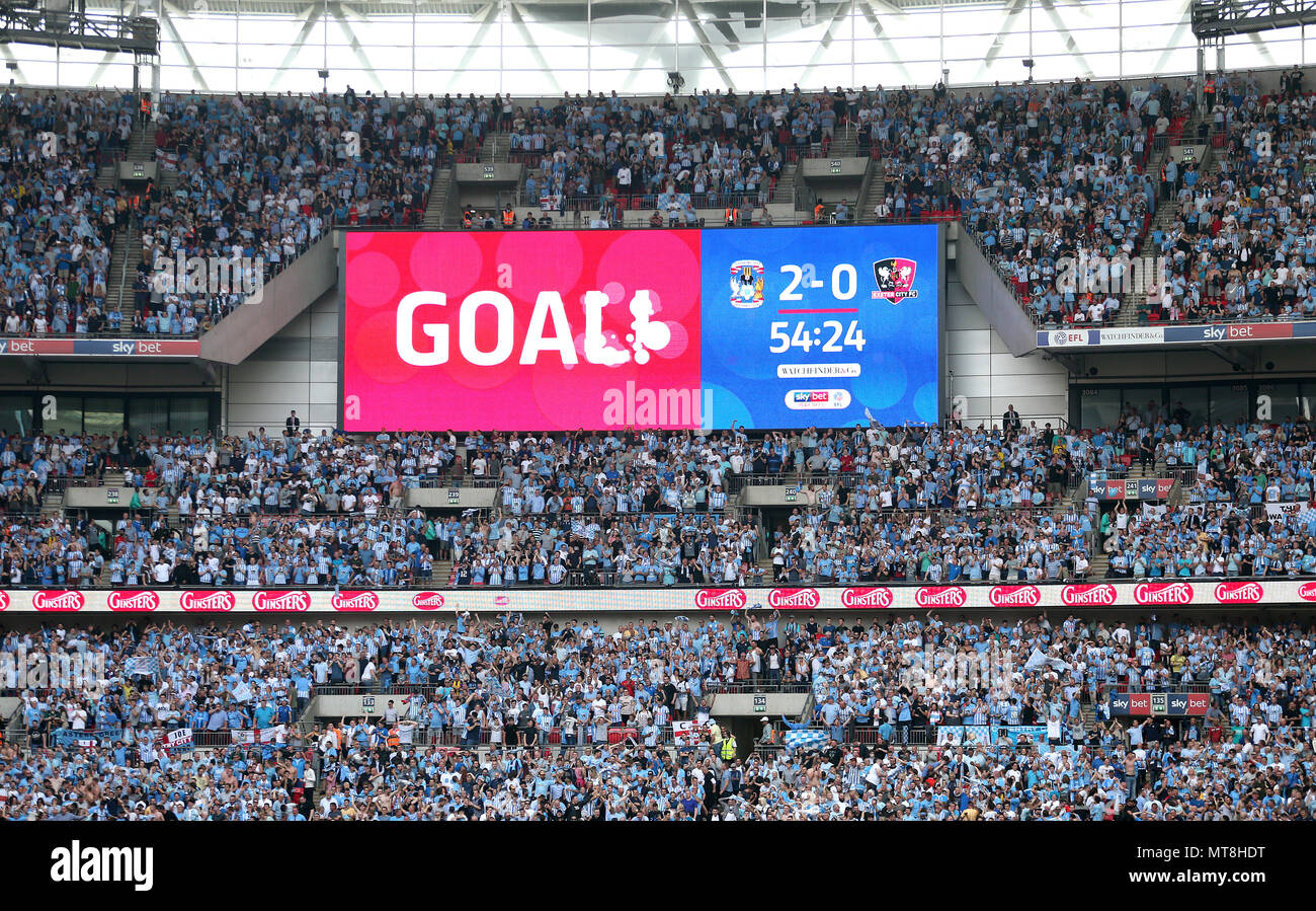 Eine Allgemeine Sicht Auf Die Grosse Leinwand Nach Coventry City Jordan Shipley Nicht Im Bild Kerben Zweiten Ziel Seiner Seite Des Spiels Wahrend Der Sky Bet League Zwei Finale Im Wembley Stadion