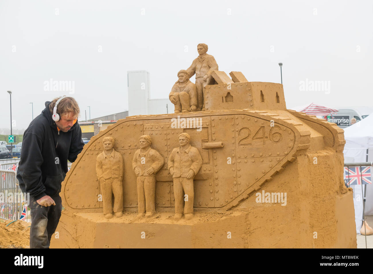 Redcar Cleveland UK vom 28. Mai 2018 Die Küstenstadt Redcar auf der Yorkshire Küste ist zum Gedenken an die Ereignisse von 1918. Mit dem Bau von sandskulpturen von einem internationalen Team von Spezialisten die an Begebenheiten und von der örtlichen Bevölkerung während des Ersten Weltkrieges. Nach dem Zweiten Weltkrieg viele Städte mit einer Armee tank vorgestellt wurden, Nummer 246 und wurde in Redcar vorgestellt. Credit: Peter Jordan_NE/Alamy leben Nachrichten Stockfoto