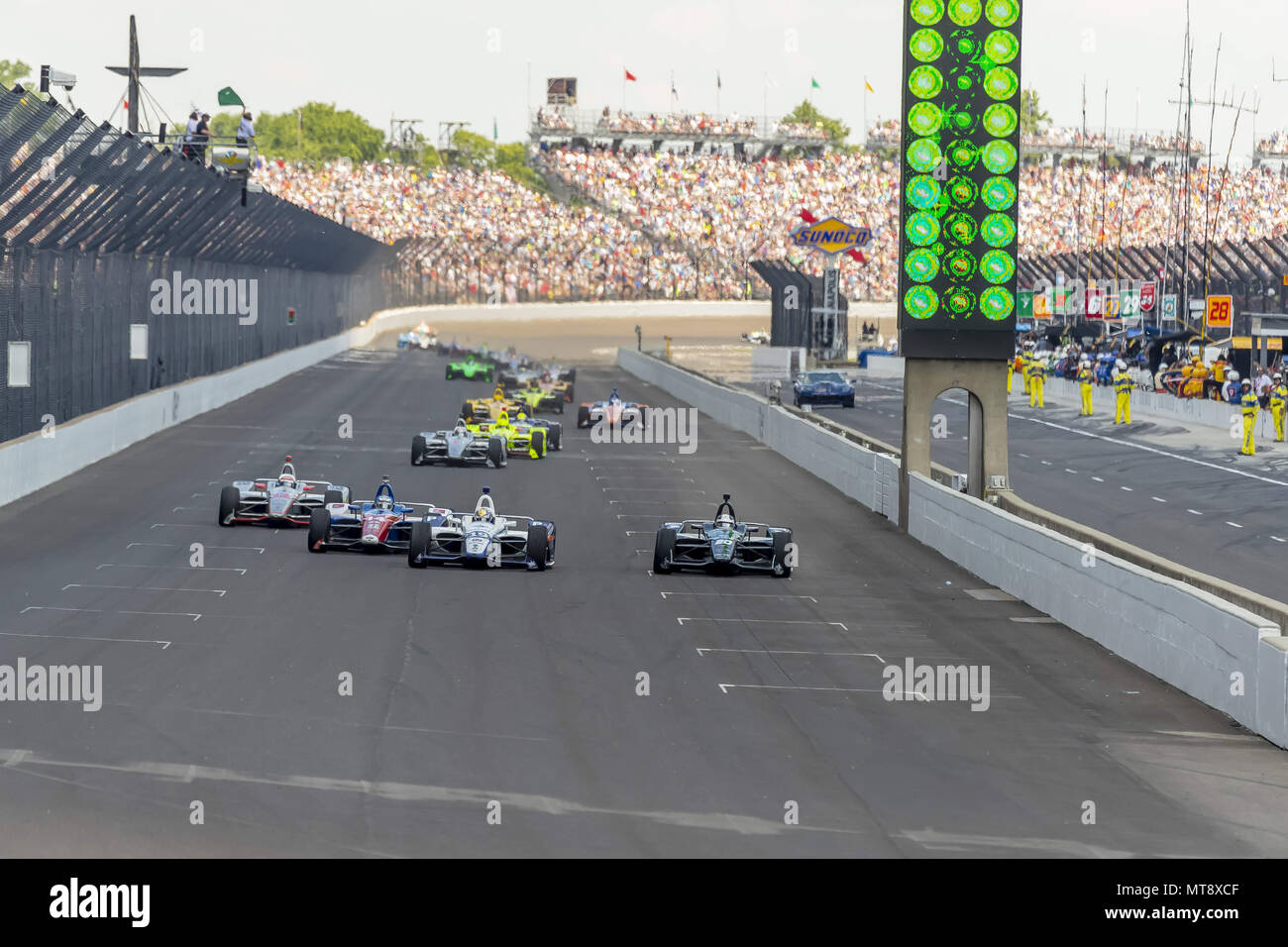 Mai 27, 2018 - Indianapolis, Indiana, Vereinigte Staaten von Amerika - ZACHARY CLAMAN DE MELO (19) von Kanada bringt sein Auto auf der Frontstretch während der 500 Meilen von Indianapolis Indianapolis Motor Speedway in Indianapolis, Indiana. (Bild: © Walter G Arce Sr Asp Inc/ASP über ZUMA Draht) Stockfoto