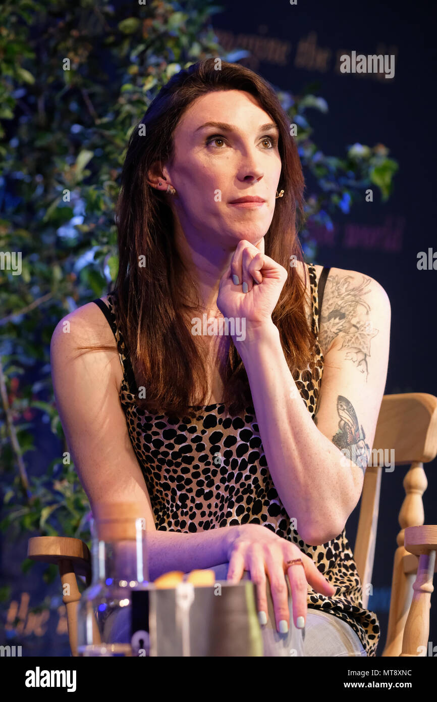 Hay Festival, Heu auf Wye, UK - Montag, den 28. Mai 2018 - Juno Dawson die meistverkauften YA Thema auf der Bühne des Hay Festival sprechen über ihr neues Buch Sauber - Foto Steven Mai/Alamy leben Nachrichten Stockfoto