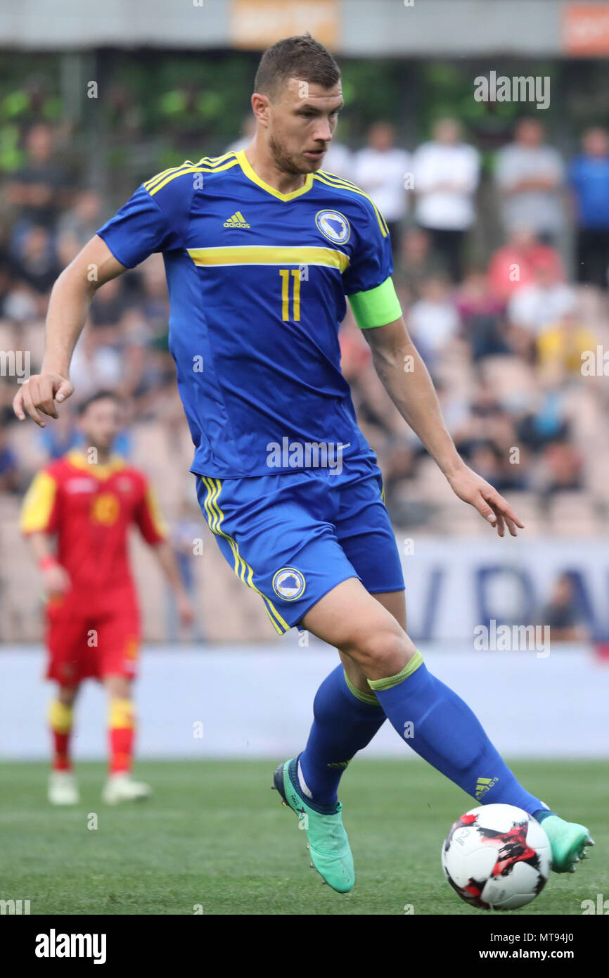 Zenica Bosnien Und Herzegowina 28 Mai 2018 Edin Dzeko Von Bosnien Und Herzegowina Bih Konkurriert Im Freundschaftsspiel Zwischen Bosnien Und Herzegowina Und Montenegro In Zenica Bosnien Und Herzegowina Am 28 Mai 2018