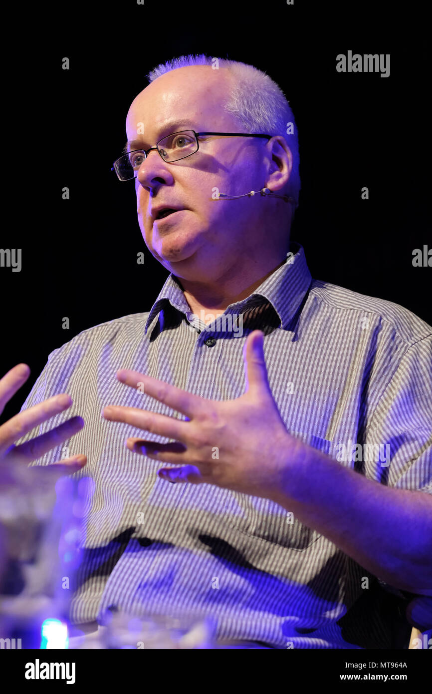Hay Festival, Heu auf Wye, UK-Dienstag, 29. Mai 2018 - Andy Mulligan Sieger des Guardian Kinder Fiction Prize und Thema die Gespräche der Kinder über sein neuestes Buch Hund auf der Bühne des Hay Festival - Foto Steven Mai/Alamy leben Nachrichten Stockfoto