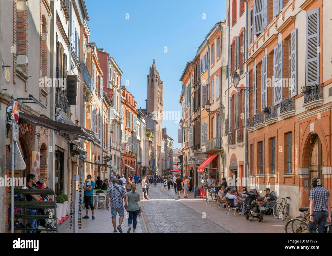 Geschäfte und Cafés an der Rue du Taur, Toulouse, Languedoc, Frankreich Stockfoto