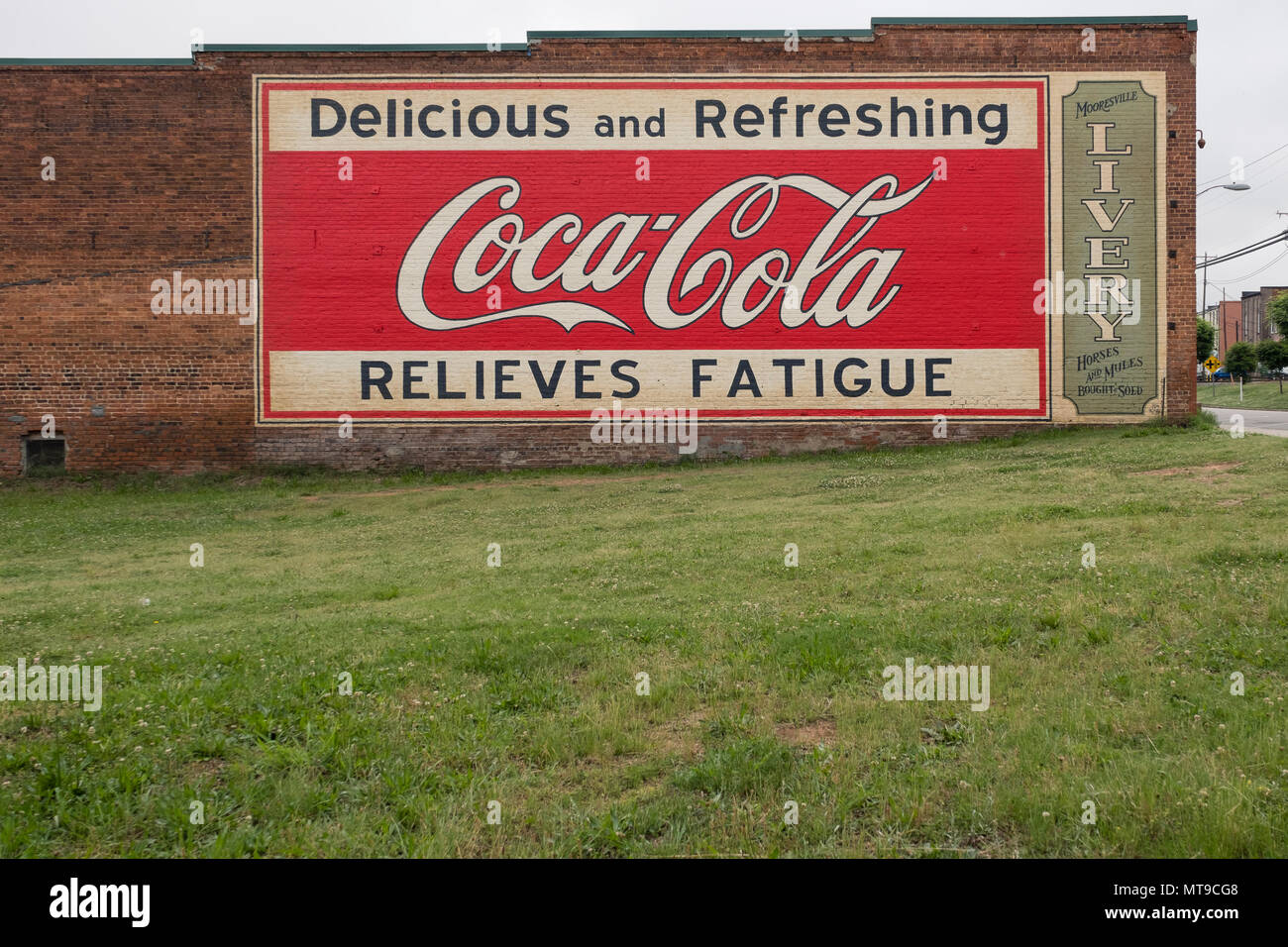 Coca Cola Wandbild die alte Livery Gebäude Stockfoto