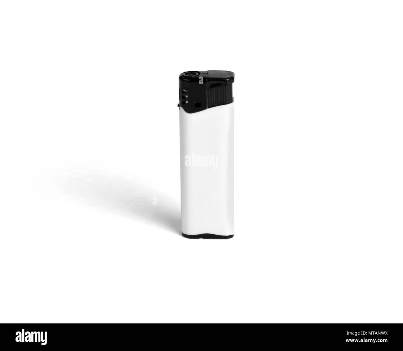 Schwarz-weiße Leere gas Feuerzeug auf weißem Hintergrund Stockfoto