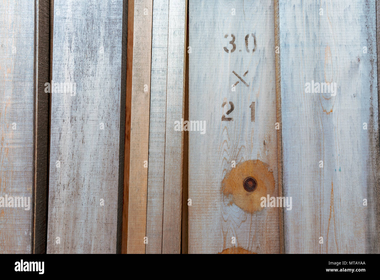 30 x 21; Holz, stehend Stockfoto