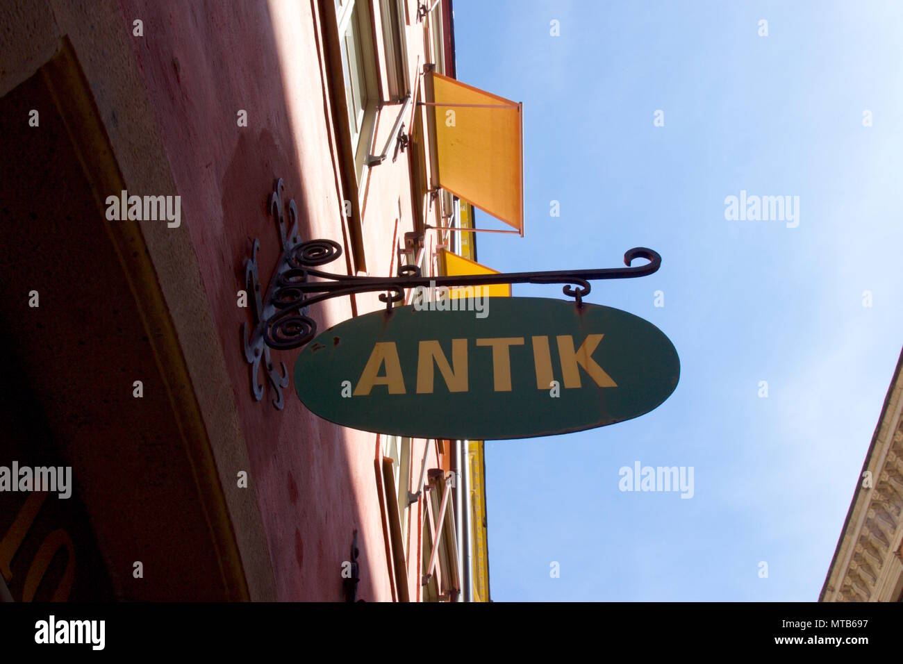 Antike, oder Antik in Schwedisch, Schild in Gamla Stan, Stockholm, Schweden Stockfoto