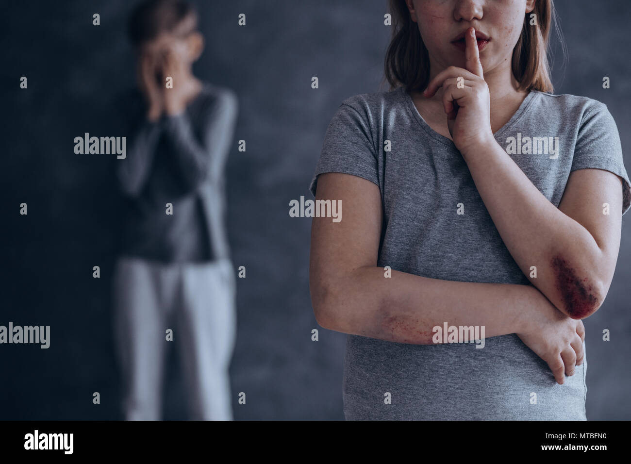 Konzeptionelle Foto zeigt das Schweigen von häuslicher Gewalt Stockfoto