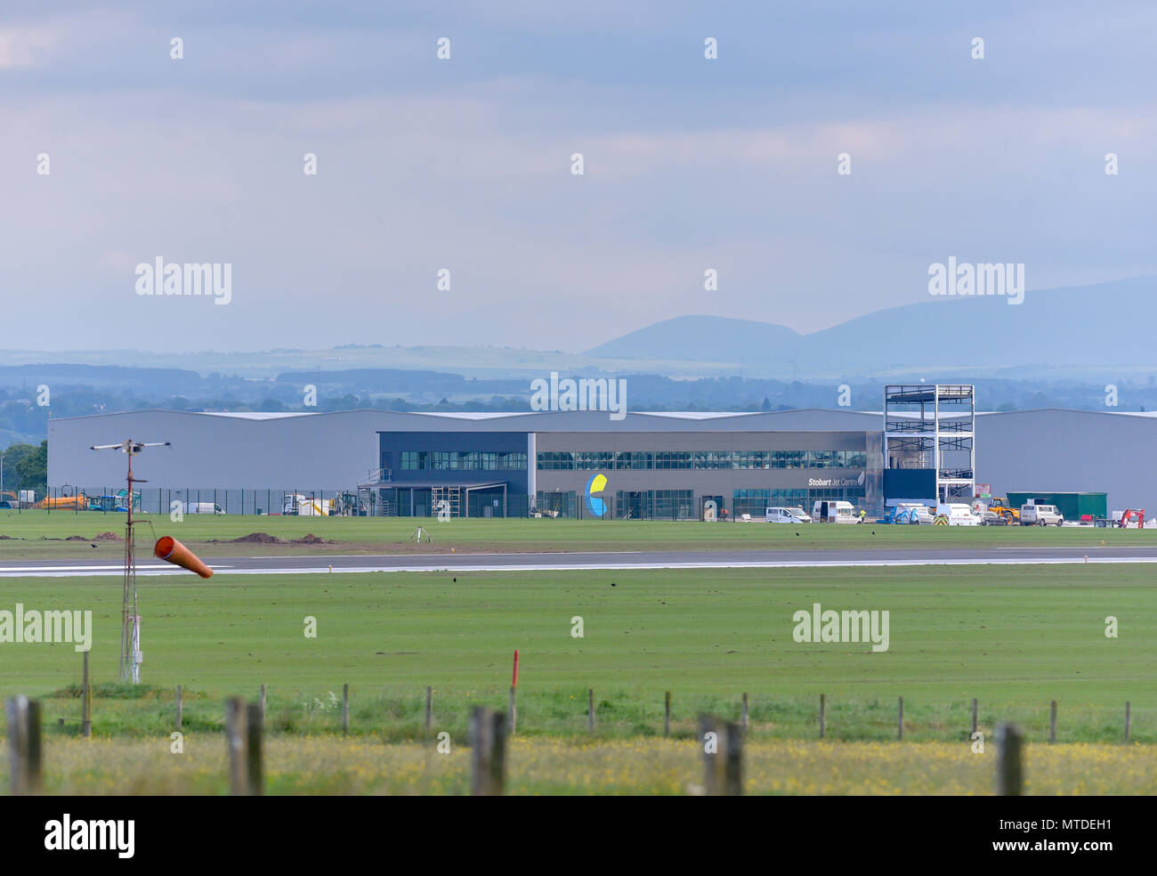 Carlisle, Großbritannien. 29. Mai 2018. Erste Flüge von Carlisle Lake District Flughafen verschoben. Die Arbeit geht weiter am neuen Flughafen Terminal Gebäude. Nur wenige Tage vor der Abreise des kommerziellen Flug vom Flughafen seit den 80er Jahren, die von der Schottischen airline Loganair bis September vertagt worden. Fotografie 20 Credit: STUART WALKER/Alamy leben Nachrichten Stockfoto