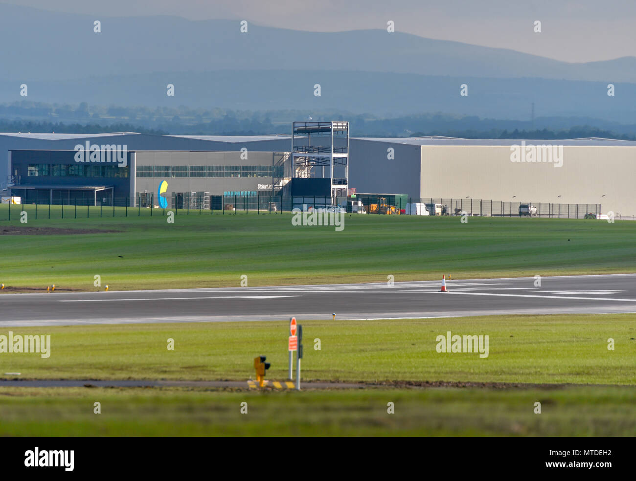 Carlisle, Großbritannien. 29. Mai 2018. Erste Flüge von Carlisle Lake District Flughafen verschoben. Die Arbeit geht weiter am neuen Flughafen Terminal Gebäude. Nur wenige Tage vor der Abreise des kommerziellen Flug vom Flughafen seit den 80er Jahren, die von der Schottischen airline Loganair bis September vertagt worden. Fotografie 20 Credit: STUART WALKER/Alamy leben Nachrichten Stockfoto
