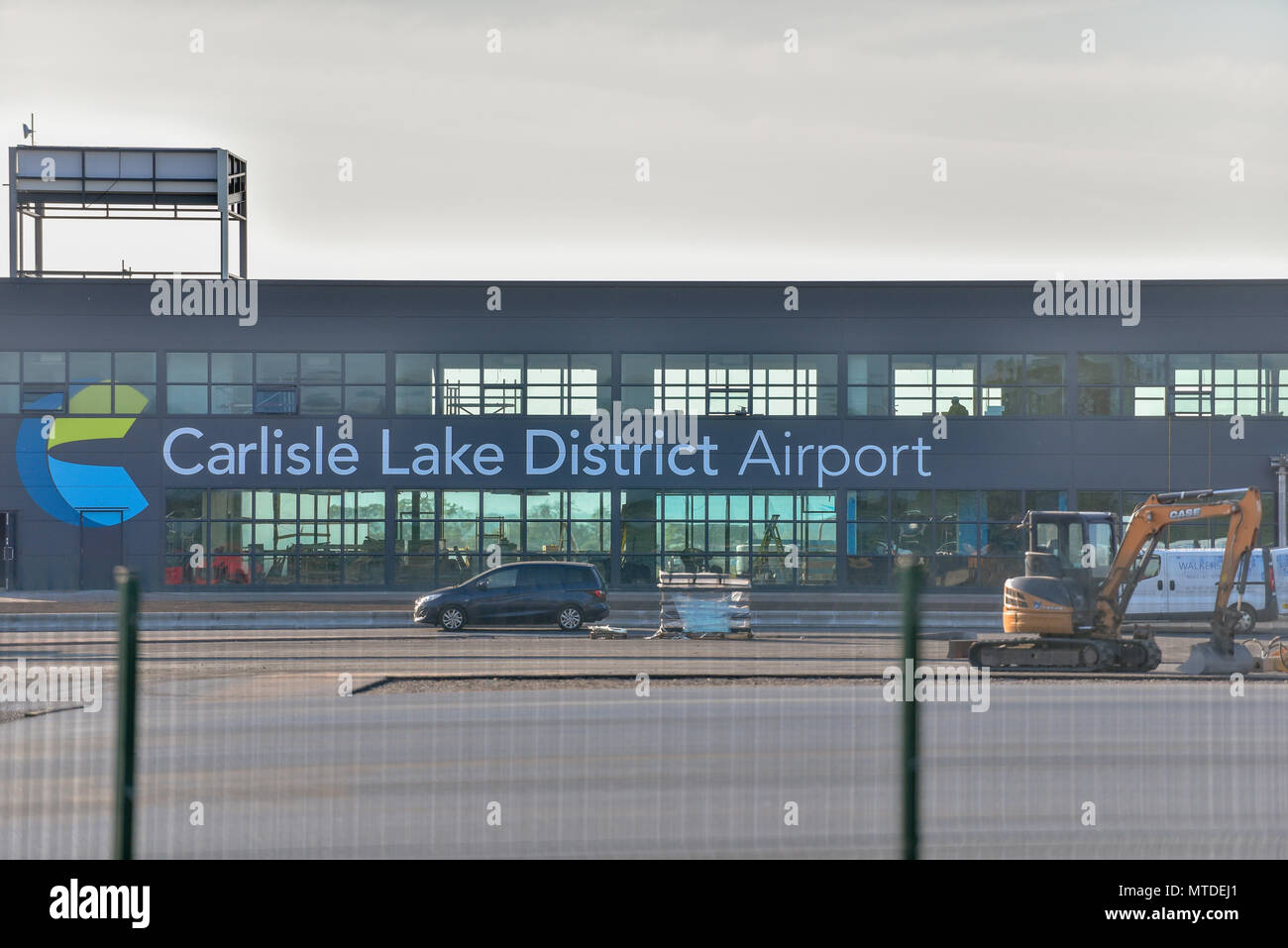 Carlisle, Großbritannien. 29. Mai 2018. Erste Flüge von Carlisle Lake District Flughafen verschoben. Die Arbeit geht weiter am neuen Flughafen Terminal Gebäude. Nur wenige Tage vor der Abreise des kommerziellen Flug vom Flughafen seit den 80er Jahren, die von der Schottischen airline Loganair bis September vertagt worden. Fotografie 20 Credit: STUART WALKER/Alamy leben Nachrichten Stockfoto