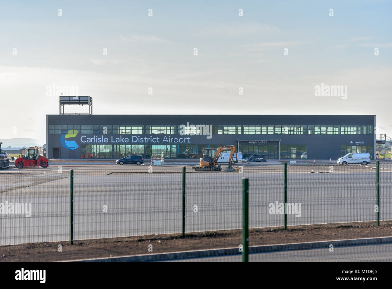 Carlisle, Großbritannien. 29. Mai 2018. Erste Flüge von Carlisle Lake District Flughafen verschoben. Die Arbeit geht weiter am neuen Flughafen Terminal Gebäude. Nur wenige Tage vor der Abreise des kommerziellen Flug vom Flughafen seit den 80er Jahren, die von der Schottischen airline Loganair bis September vertagt worden. Fotografie 20 Credit: STUART WALKER/Alamy leben Nachrichten Stockfoto