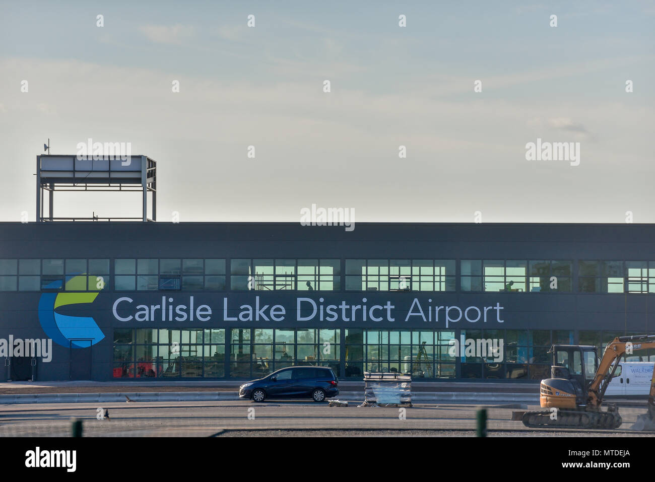 Carlisle, Großbritannien. 29. Mai 2018. Erste Flüge von Carlisle Lake District Flughafen verschoben. Die Arbeit geht weiter am neuen Flughafen Terminal Gebäude. Nur wenige Tage vor der Abreise des kommerziellen Flug vom Flughafen seit den 80er Jahren, die von der Schottischen airline Loganair bis September vertagt worden. Fotografie 20 Credit: STUART WALKER/Alamy leben Nachrichten Stockfoto