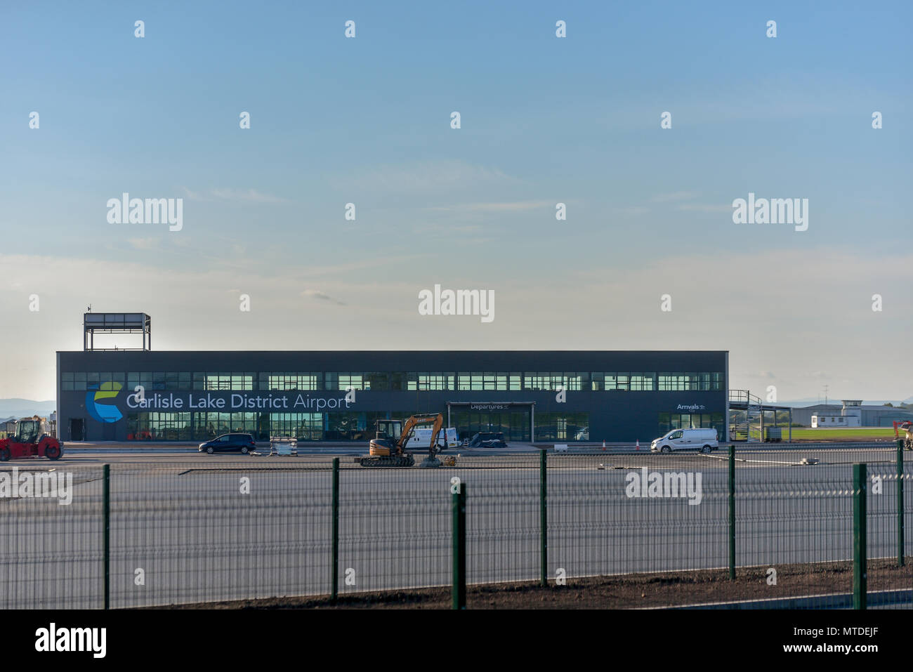 Carlisle, Großbritannien. 29. Mai 2018. Erste Flüge von Carlisle Lake District Flughafen verschoben. Die Arbeit geht weiter am neuen Flughafen Terminal Gebäude. Nur wenige Tage vor der Abreise des kommerziellen Flug vom Flughafen seit den 80er Jahren, die von der Schottischen airline Loganair bis September vertagt worden. Fotografie 20 Credit: STUART WALKER/Alamy leben Nachrichten Stockfoto