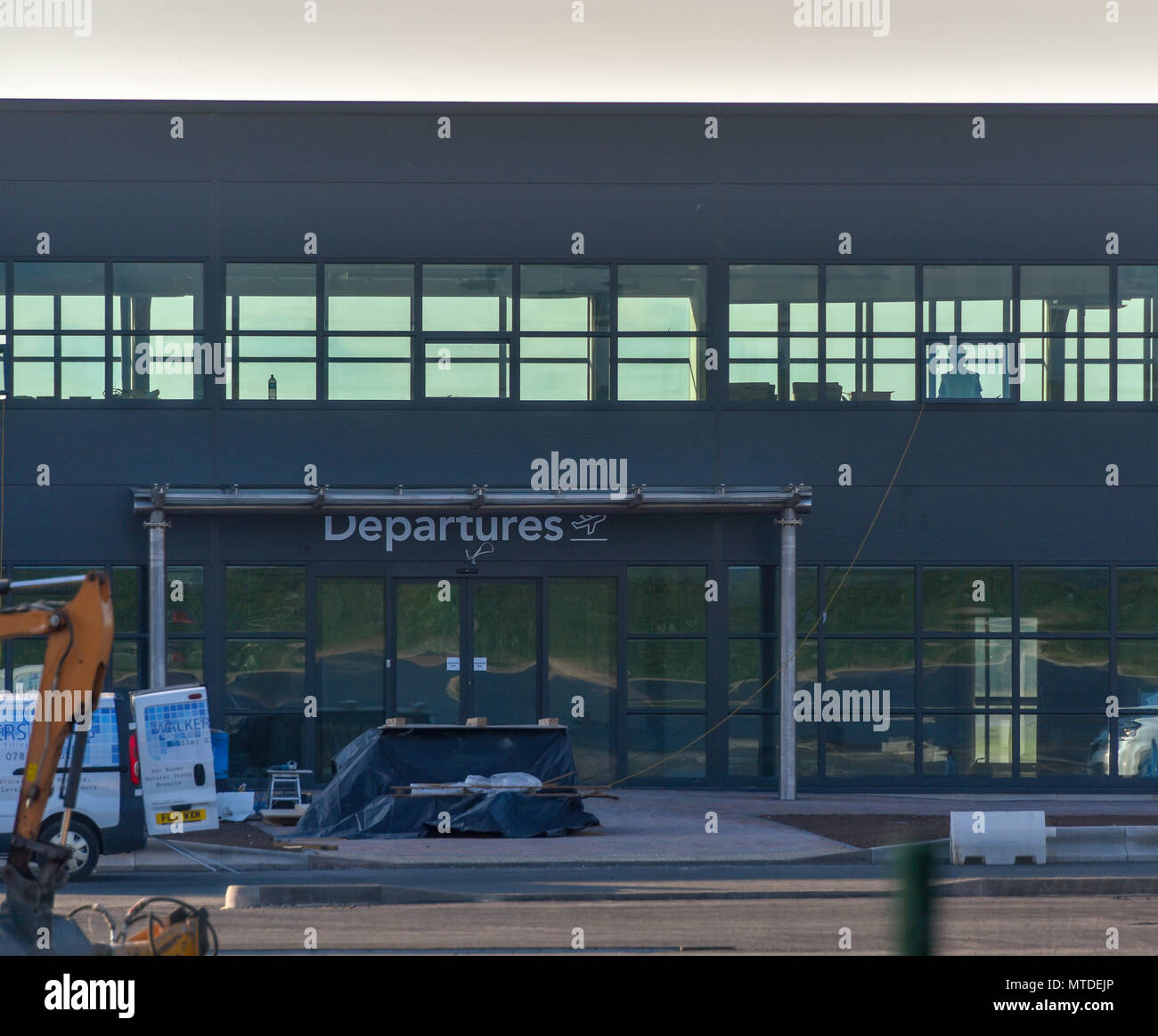 Carlisle, Großbritannien. 29. Mai 2018. Erste Flüge von Carlisle Lake District Flughafen verschoben. Die Arbeit geht weiter am neuen Flughafen Terminal Gebäude. Nur wenige Tage vor der Abreise des kommerziellen Flug vom Flughafen seit den 80er Jahren, die von der Schottischen airline Loganair bis September vertagt worden. Fotografie 20 Credit: STUART WALKER/Alamy leben Nachrichten Stockfoto