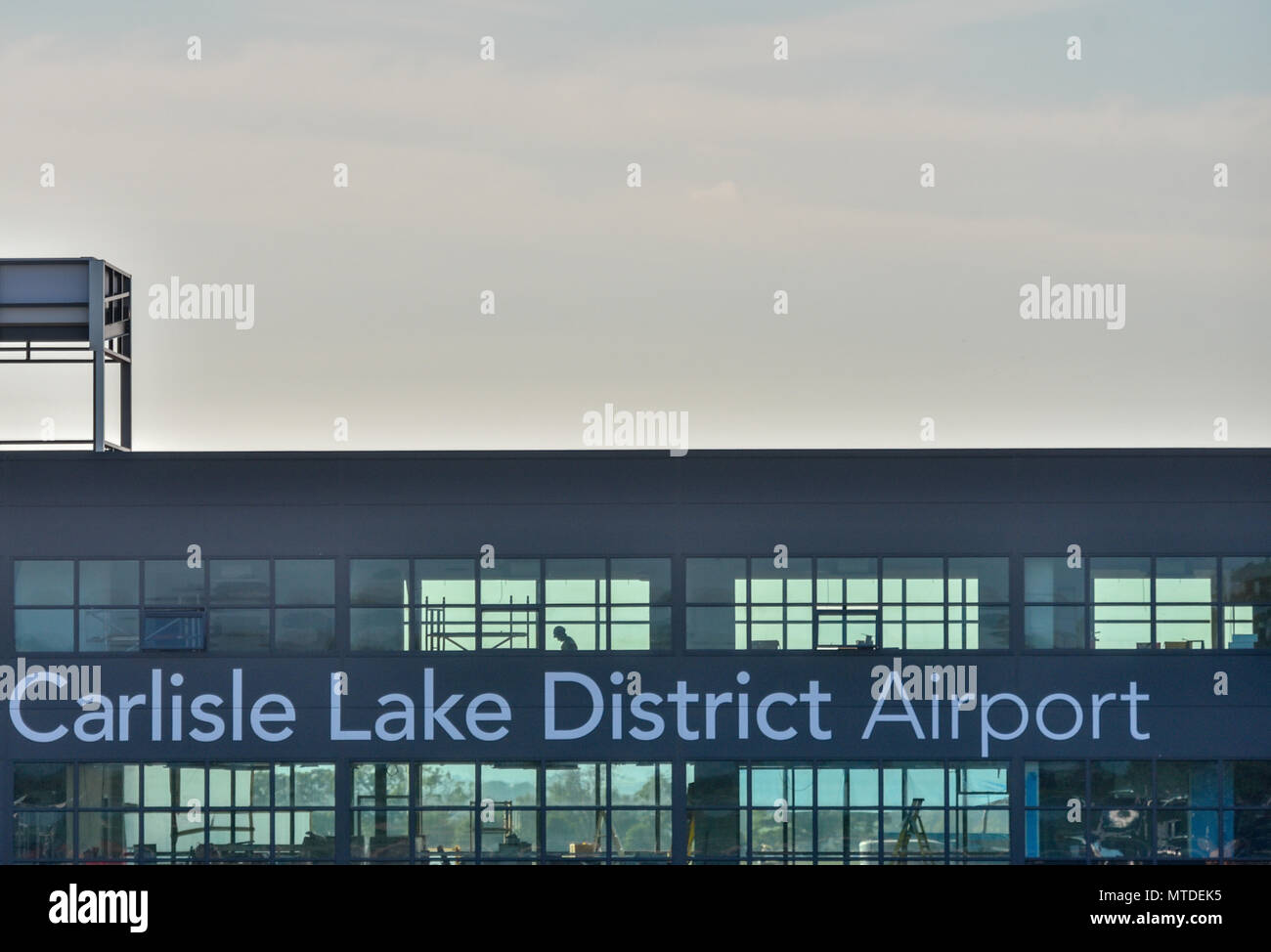 Carlisle, Großbritannien. 29. Mai 2018. Erste Flüge von Carlisle Lake District Flughafen verschoben. Die Arbeit geht weiter am neuen Flughafen Terminal Gebäude. Nur wenige Tage vor der Abreise des kommerziellen Flug vom Flughafen seit den 80er Jahren, die von der Schottischen airline Loganair bis September vertagt worden. Fotografie 20 Credit: STUART WALKER/Alamy leben Nachrichten Stockfoto