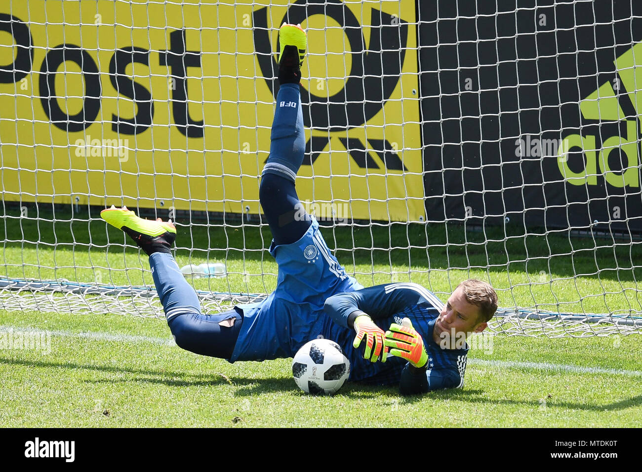 Torhüter Manuel Neuer (Deutschland). Test Match Das Team - DFB U 20 GES/Fußball/Vorbereitung für die WM 2018, Trainingslager der deutschen Nationalmannschaft in Südtirol, 30.05.2018 Fußball: Trainingslager der deutschen Nationalmannschaft, Eppan, 30. Mai 2018 DFB-Poolphoto | Verwendung weltweit Stockfoto