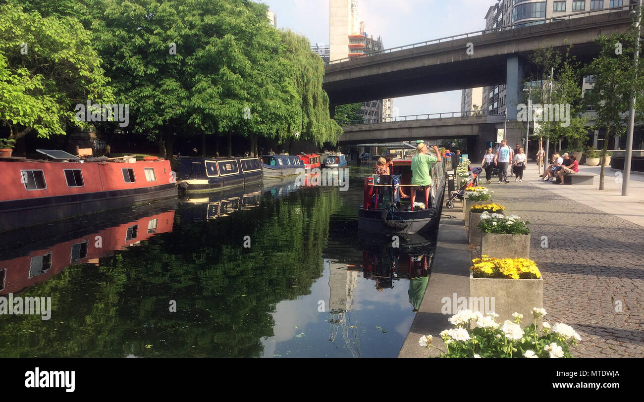 Kanal an der Paddington Basin London Stockfoto