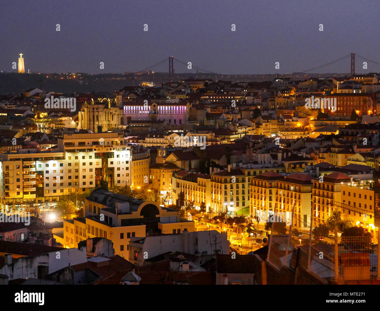 Allgemeine Ansicht von Lissabon Stadt bei Nacht, Lissabon, Portugal Stockfoto